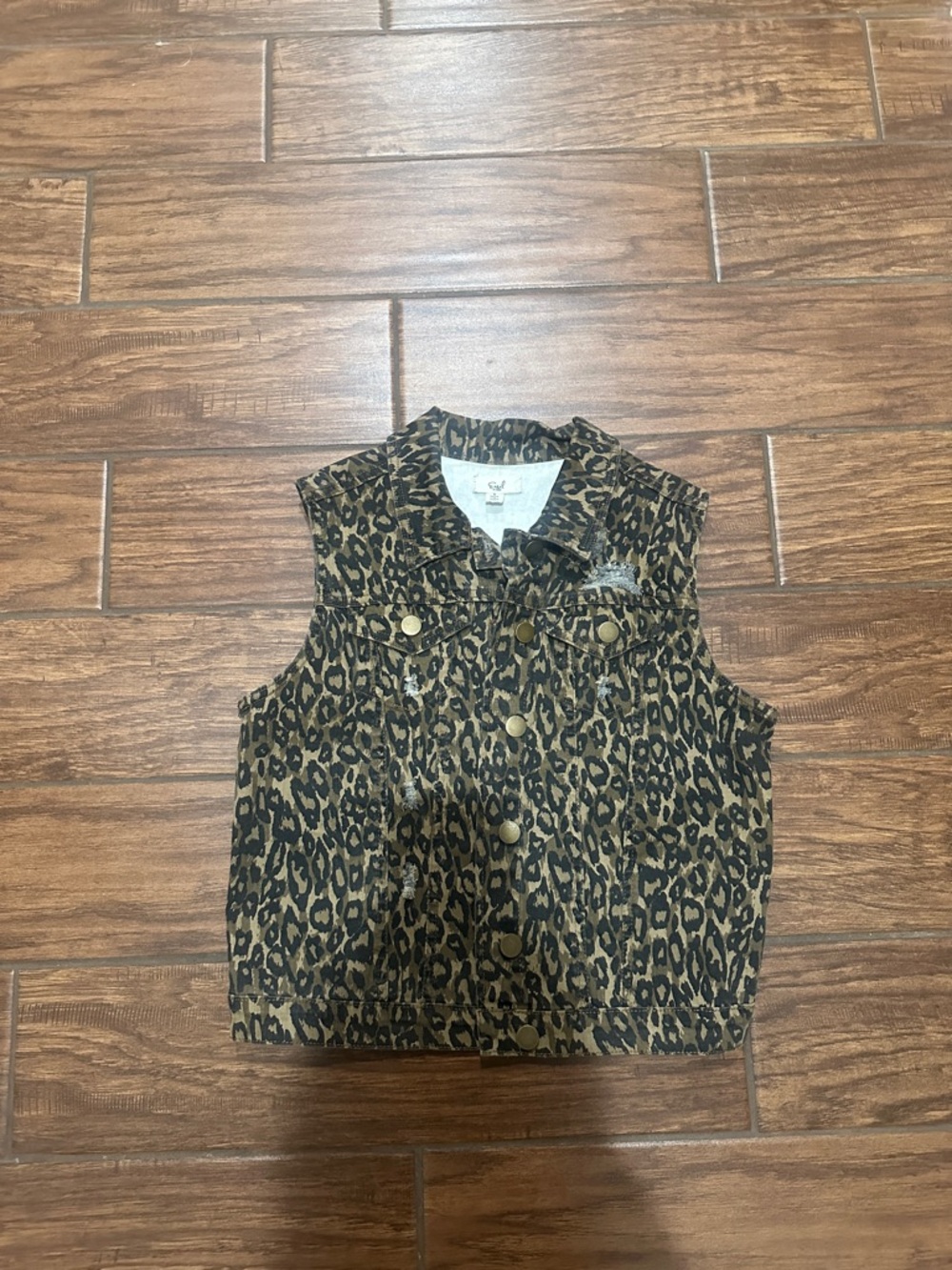 Easel cheetah vest size small